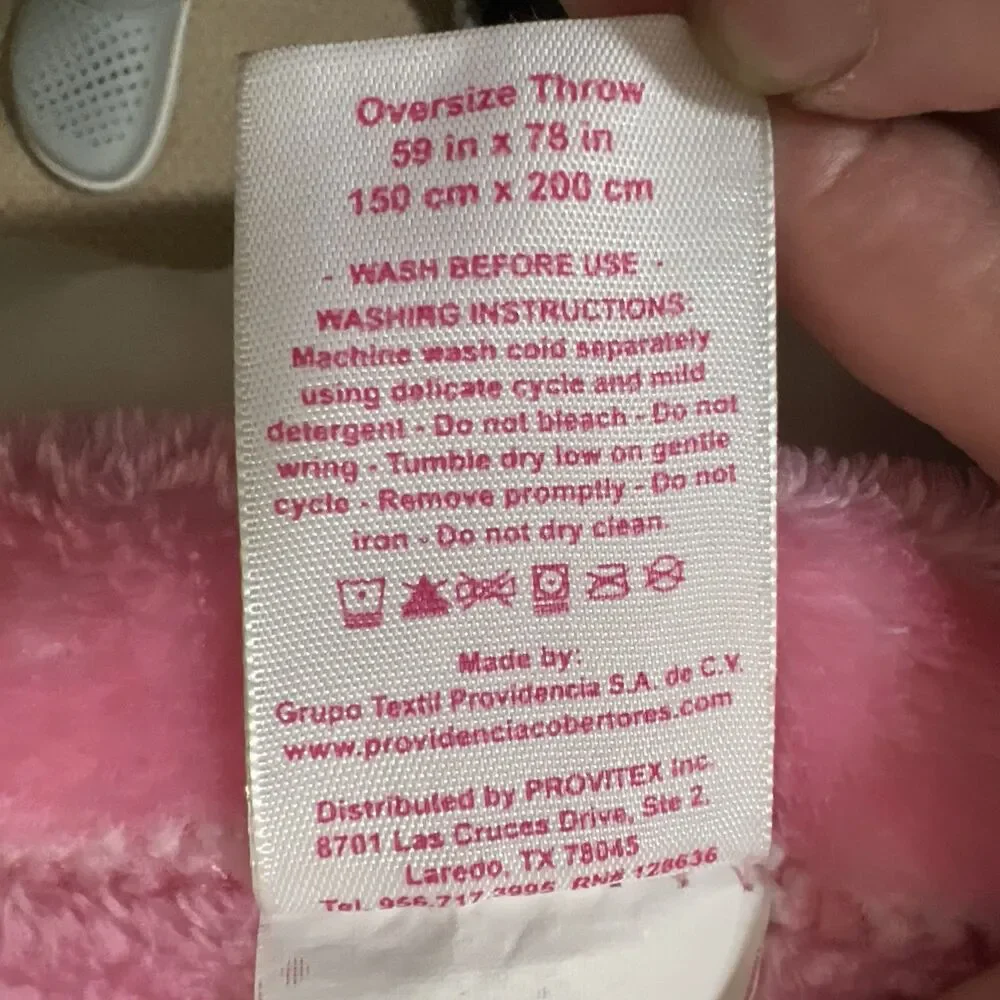 Hello Kitty Throw Blanket White Pink Oversized  Plush Fleece Soft 58X81”